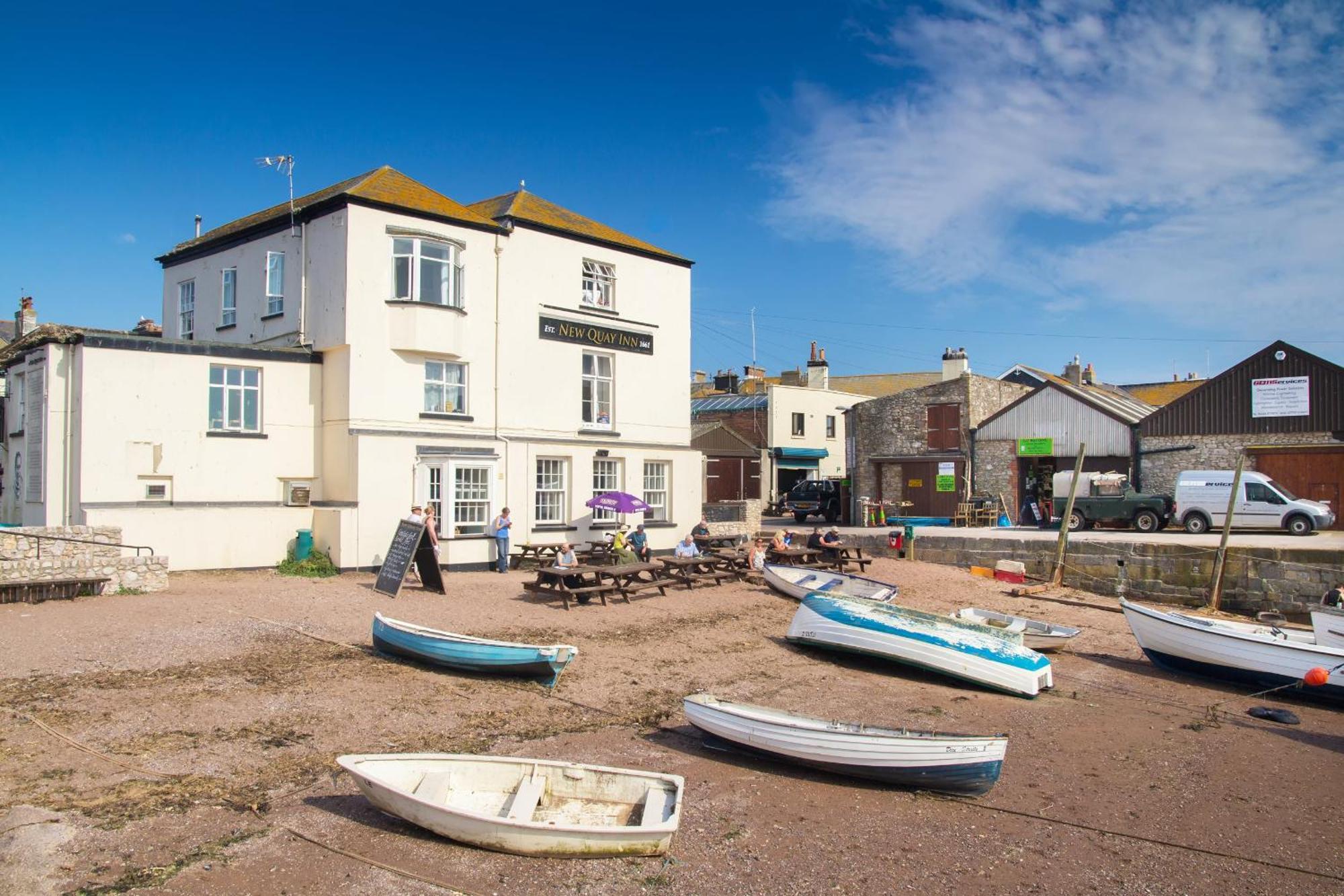 The - Characterful, Coastal Family With New Hot Tub *
