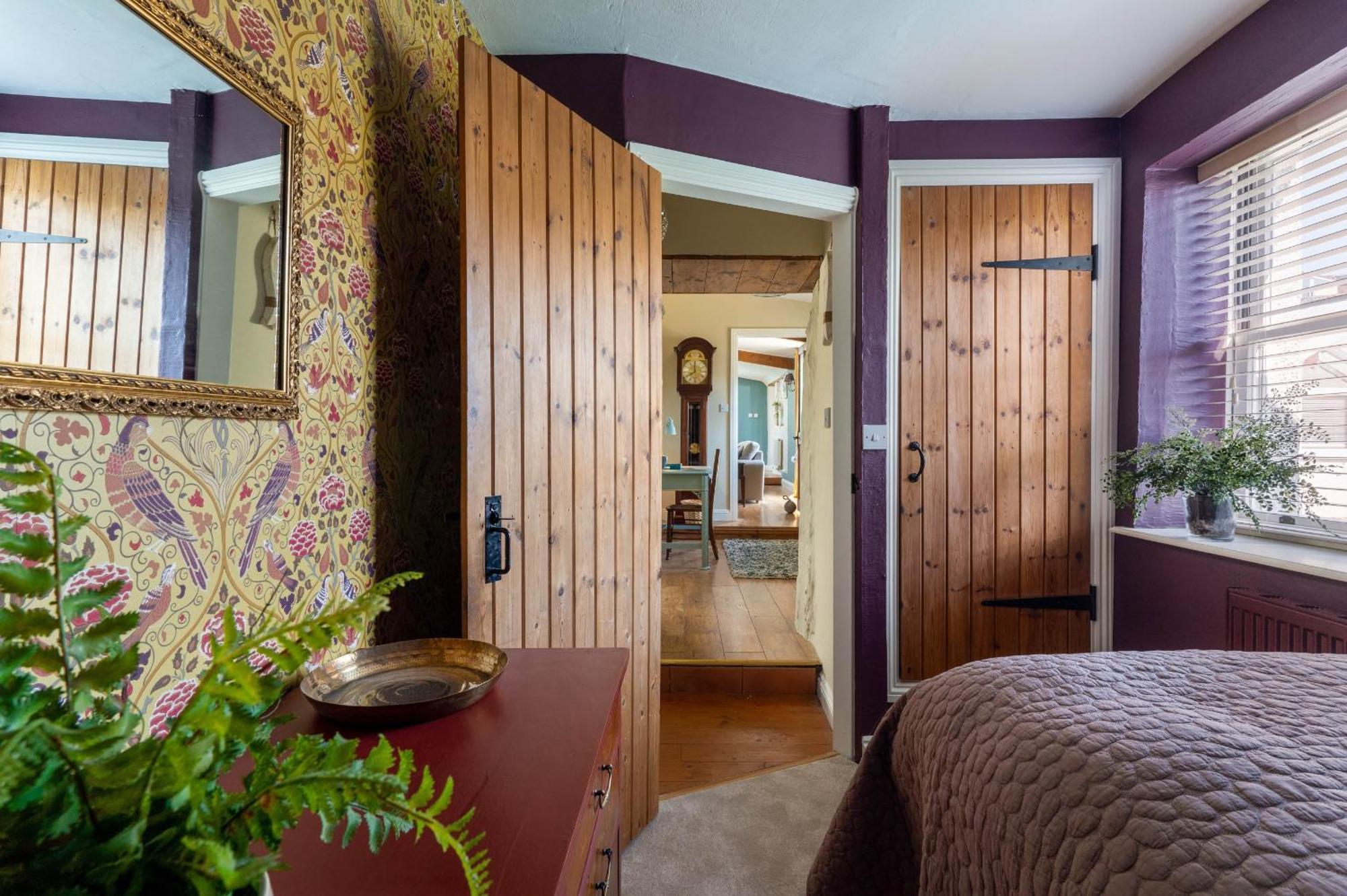 The - Characterful, Coastal Family With New Hot Tub Holiday home