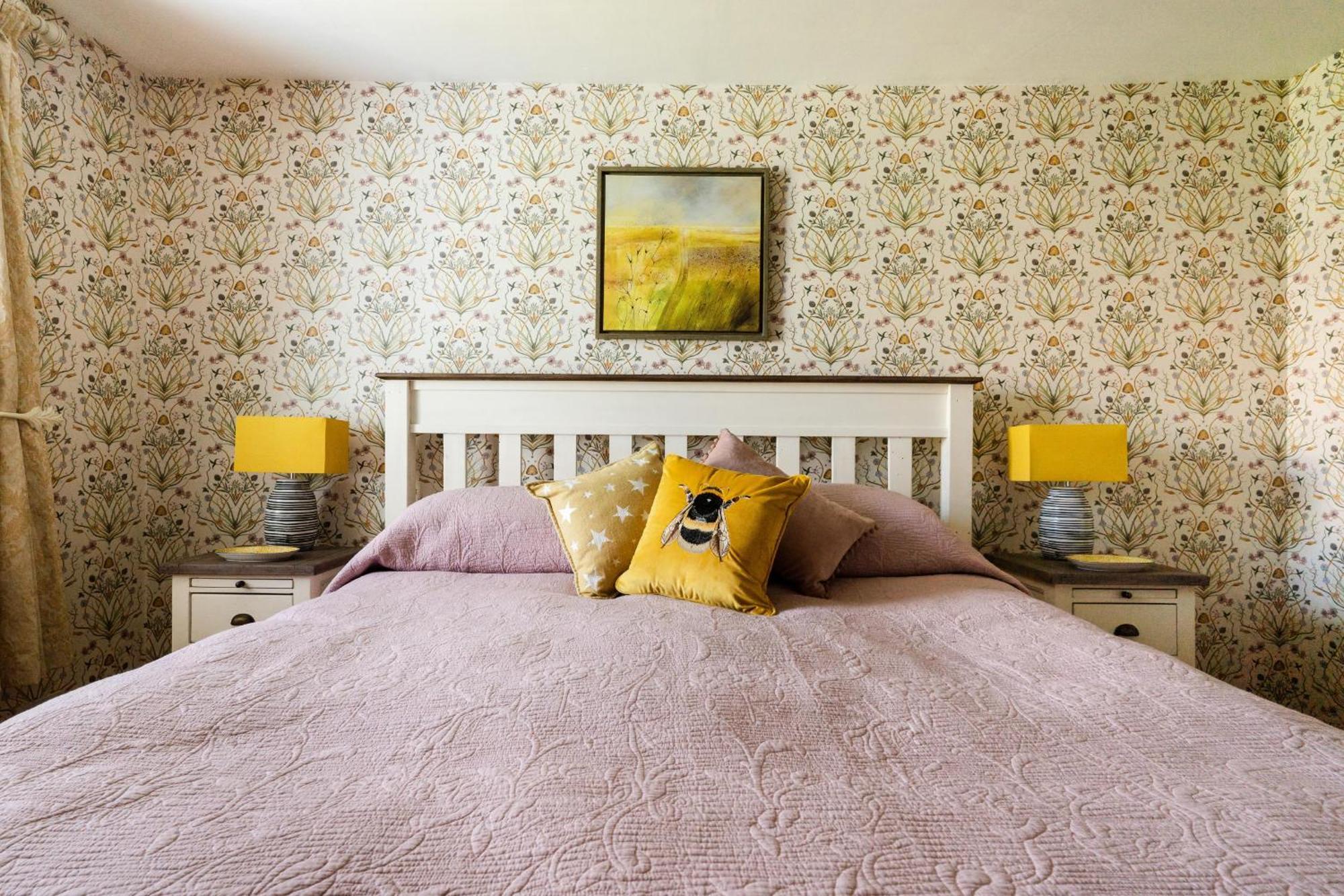 The - Characterful, Coastal Family With New Hot Tub Holiday home