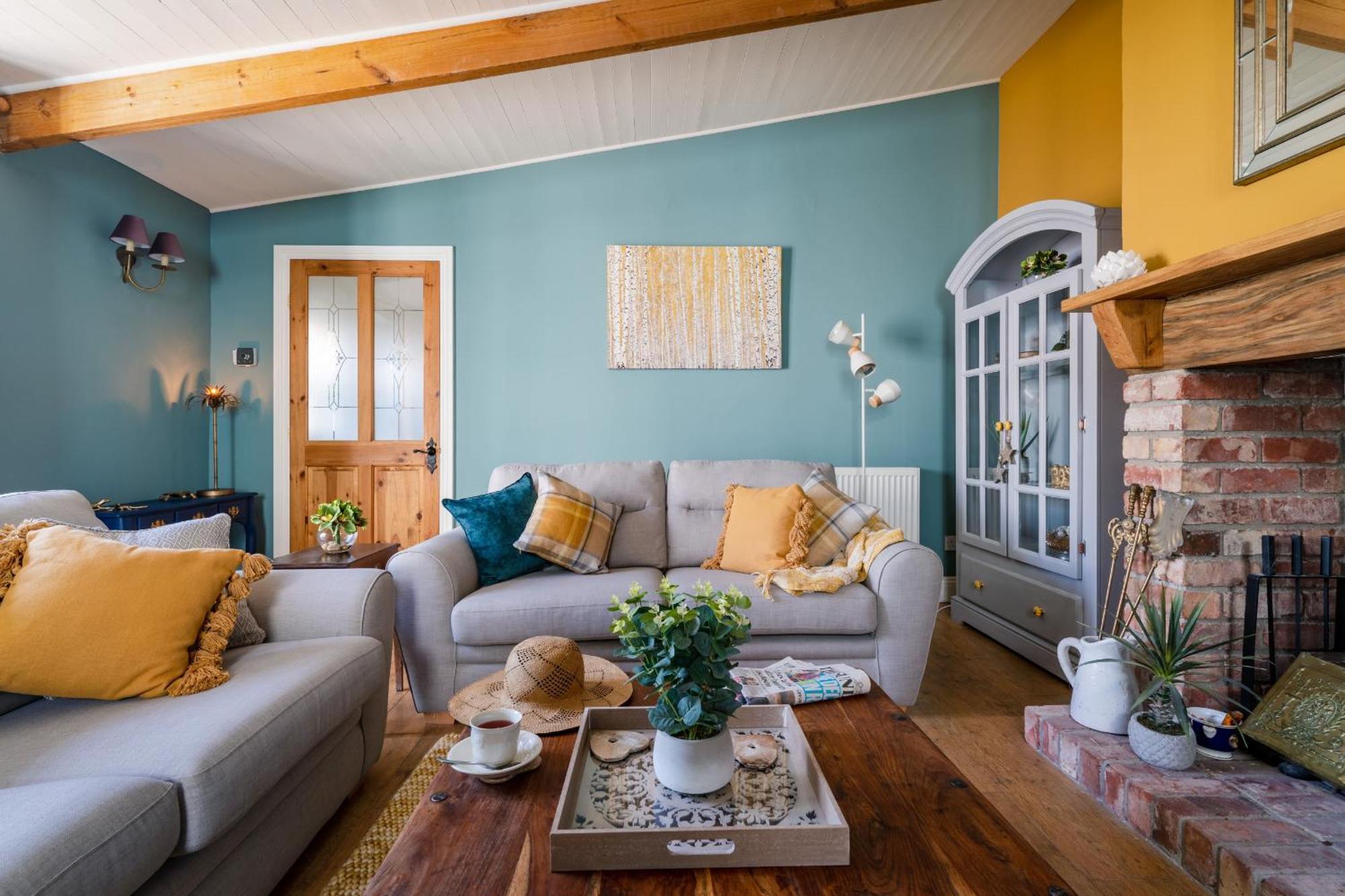 The - Characterful, Coastal Family With New Hot Tub *