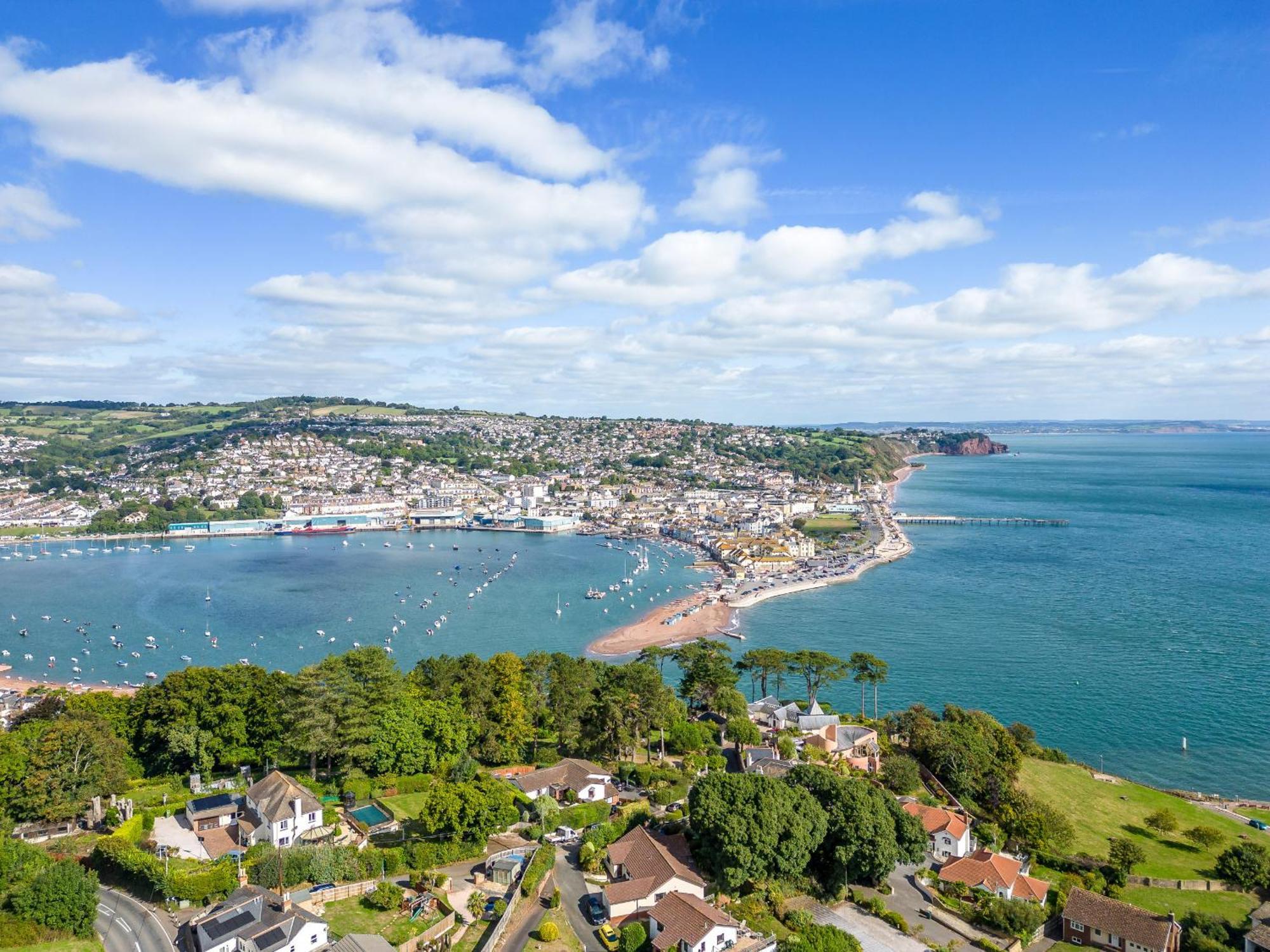 The - Characterful, Coastal Family With New Hot Tub * Dawlish