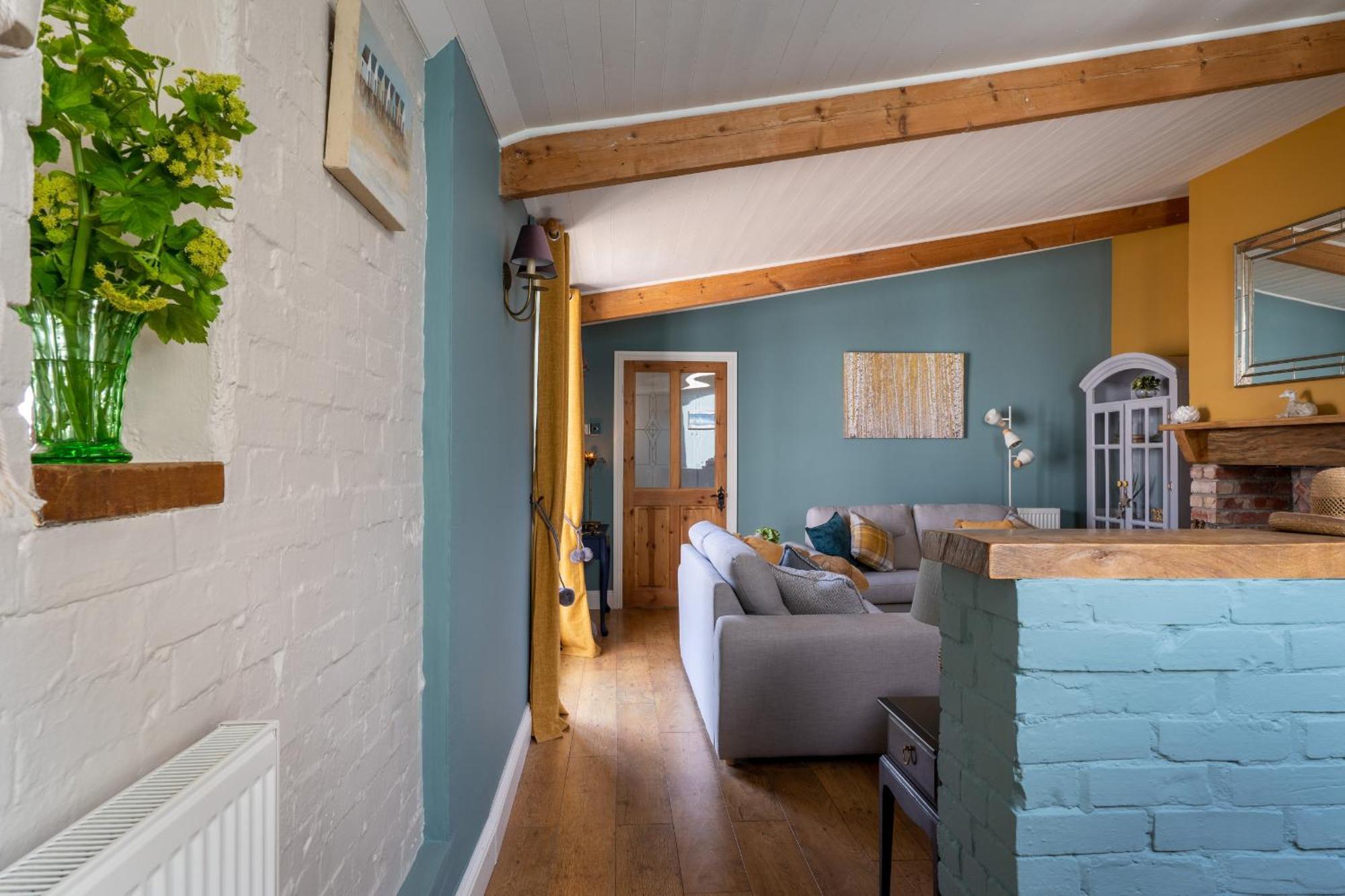 The - Characterful, Coastal Family With New Hot Tub Dawlish