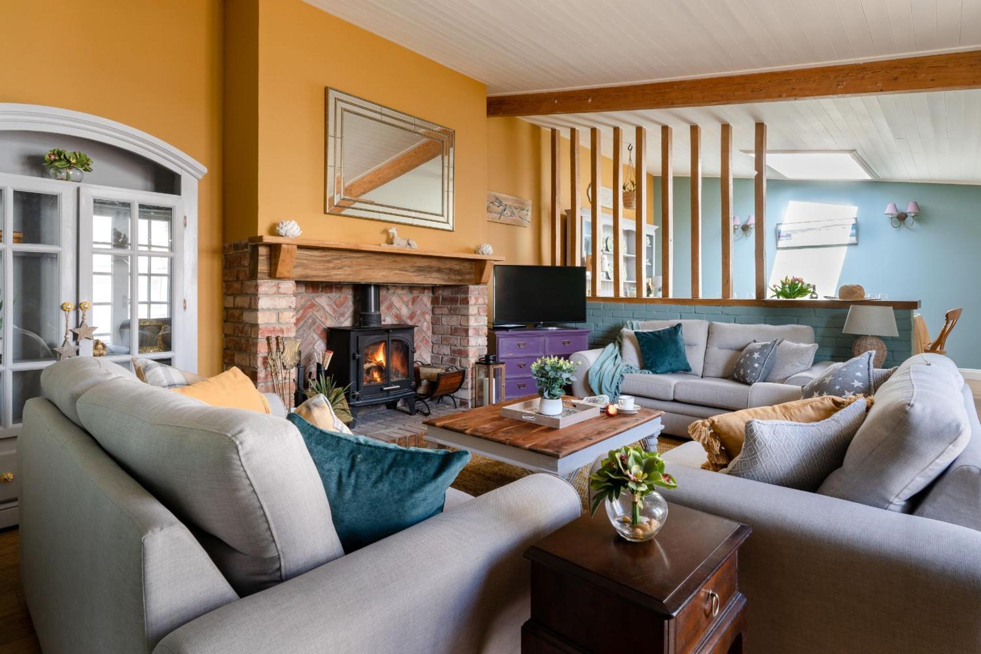 Holiday home The - Characterful, Coastal Family With New Hot Tub