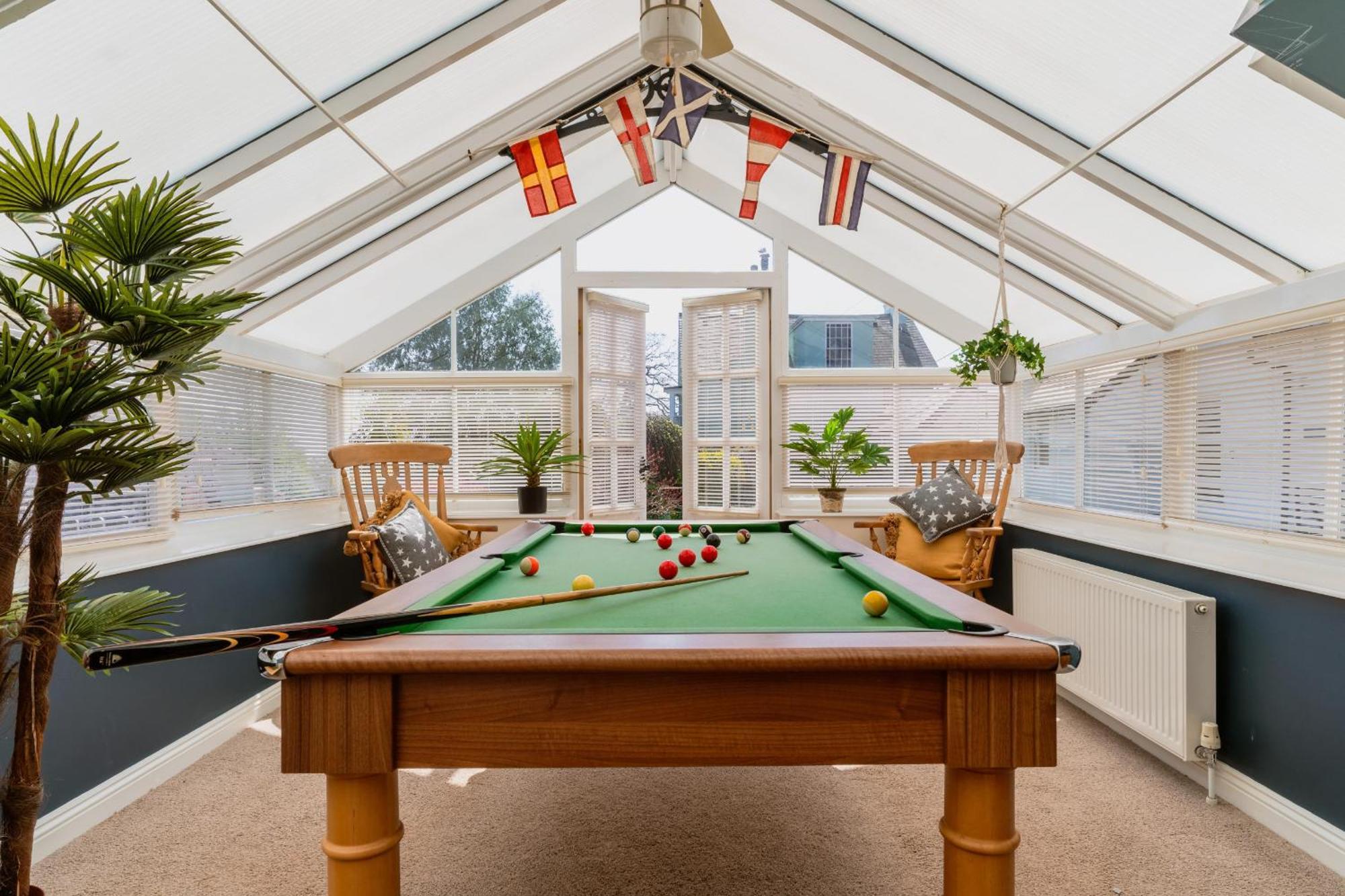 The - Characterful, Coastal Family With New Hot Tub Holiday home Dawlish